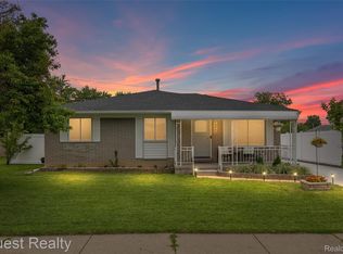 2103 Garry Dr, Troy, MI 48083