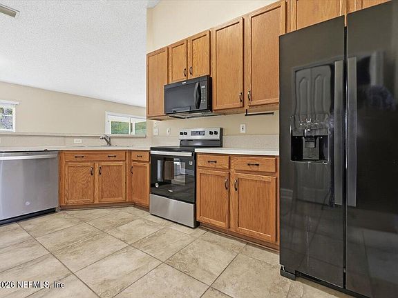 5th image of 14081 CRESTWICK Drive E