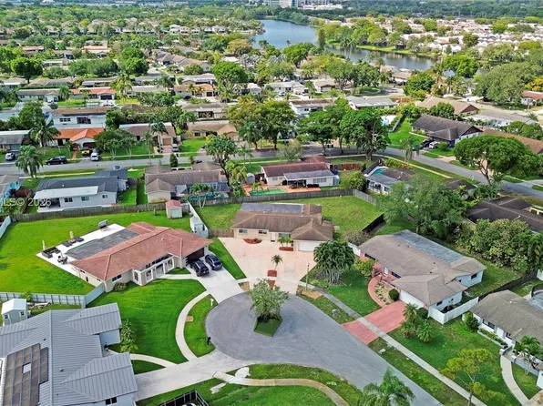 1600 NW 120th Ave, Pembroke Pines, FL 33026