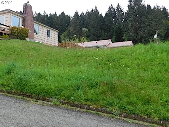 3509 Harrison Ave, Astoria, OR 97103