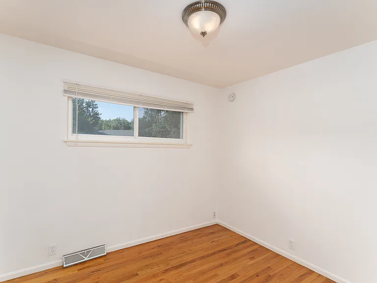 1238 Janes Ln — Photo 12