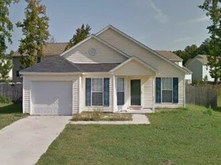 137 Annacy Park Dr — Photo 1