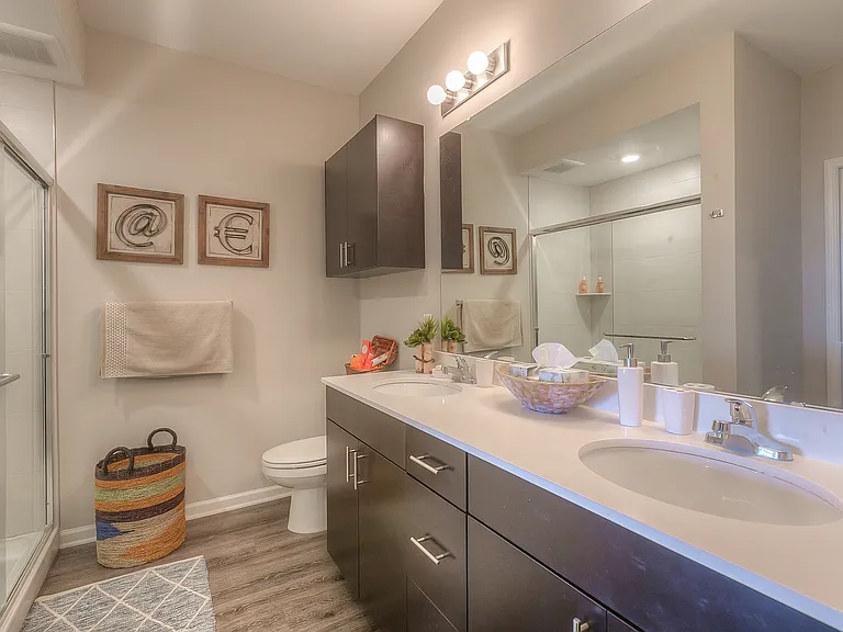 EdgeWater at City Center — Photo 33