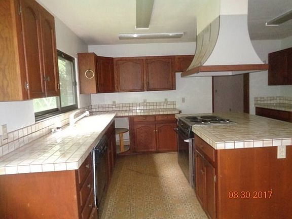 3rd image of 15-2800 S Mano St