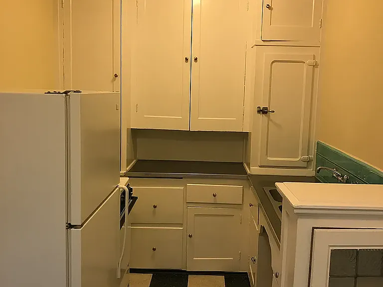 Flanders Apartments — Photo 5