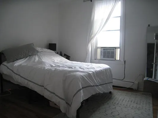 Rented by Alexiou Realty | media 4