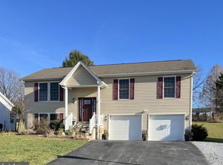 194 Seascape Ct, Martinsburg, WV 25403