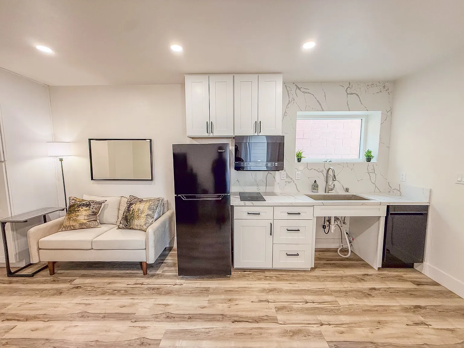 2519 Columbia Street — Photo 4