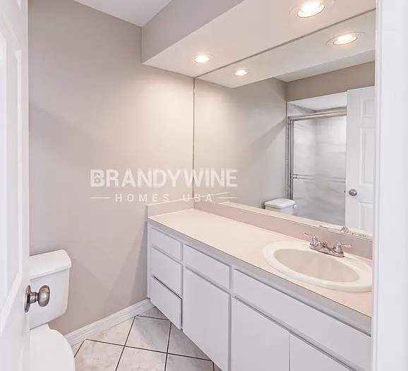8810 N Orangeview Ave — Photo 12