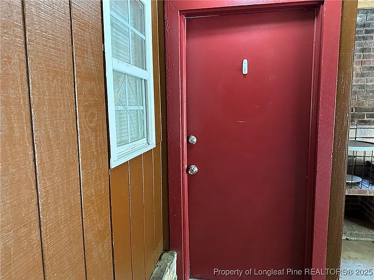209 Spears Dr — Photo 1