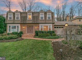 4902 Old Well Rd, Annandale, VA 22003