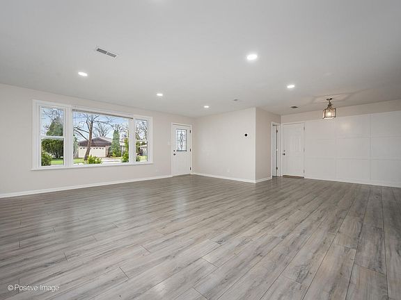 3rd image of 9359 Ridgeland Ave