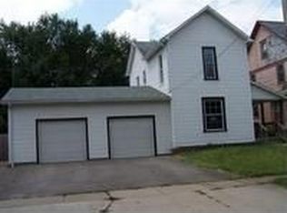 209 S Market St, East Palestine, OH 44413