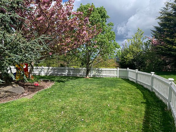 3rd image of 6923 Autumn Ave SE