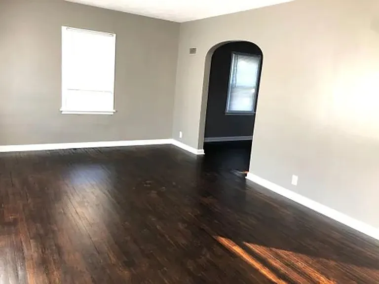 3520 Fontenelle Blvd — Photo 3