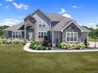 5348 Stone Garden Dr, Howell, MI