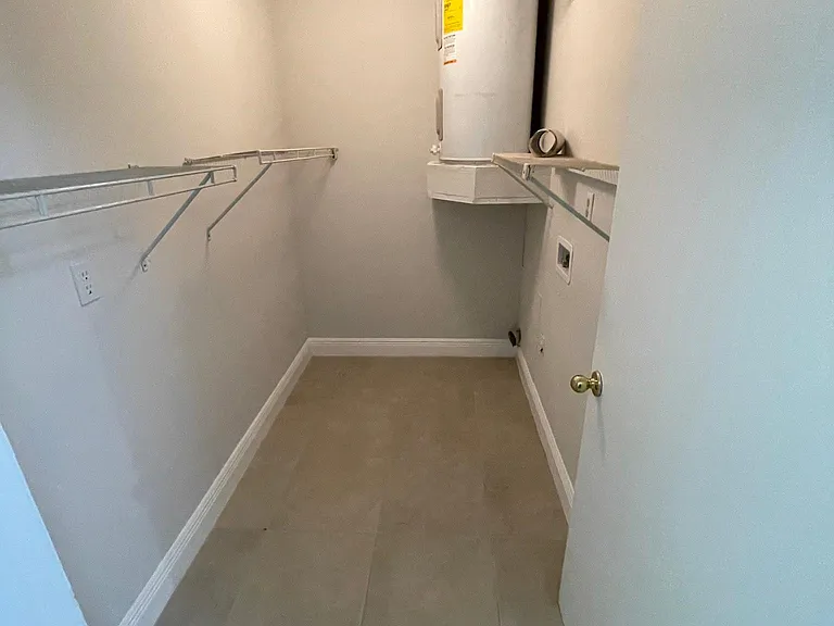 1918 Crystal Grove Dr #1918 — Photo 14