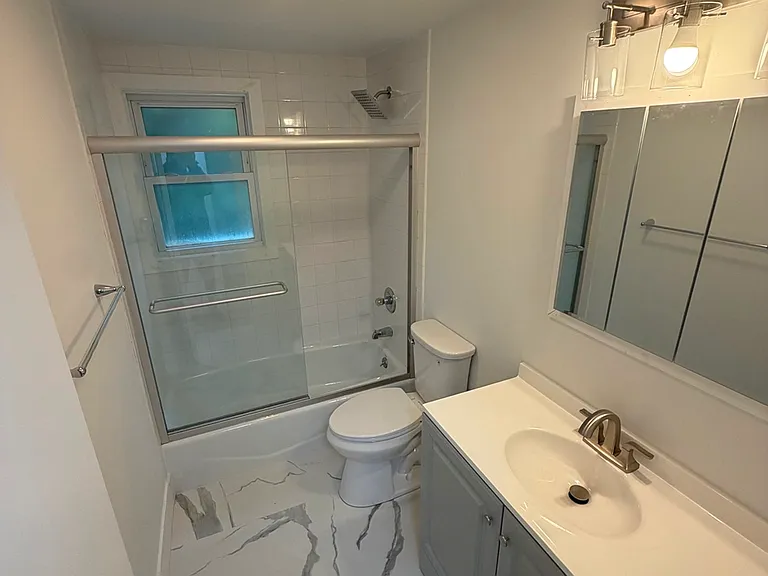214-01 Waters Edge Dr #3 — Photo 10