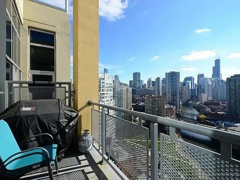 700 N Larrabee St #2013 — Photo 7