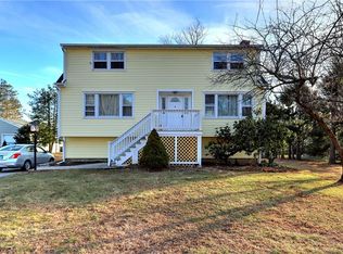 4 Paramount Dr, Seymour, CT 06483