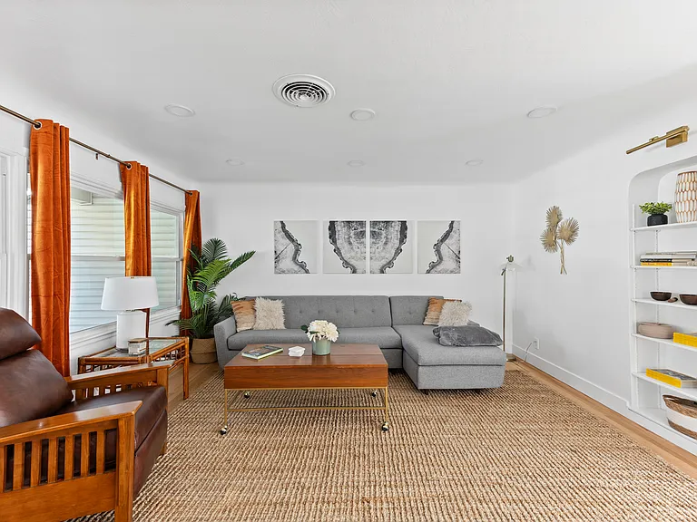1400 Gordon Ave — Photo 3