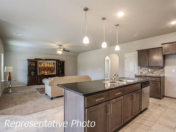 5th image of 7404 S Indianwood Ave