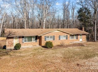 145 Crooked Ln, Statesville, NC 28625