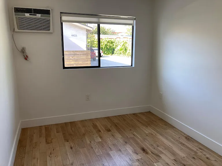 4435 Burns Ave #1 — Photo 24