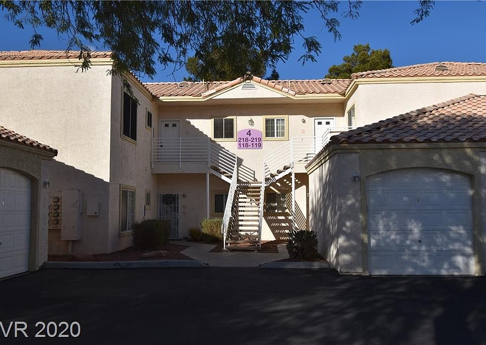 1st image of 1900 N Torrey Pines Dr Unit 218