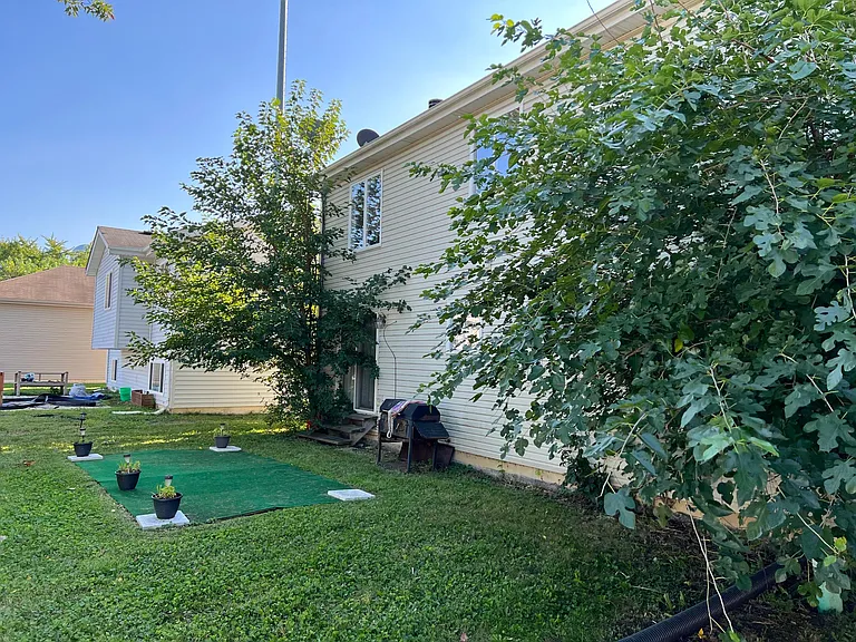 3133 Carpenter St — Photo 3
