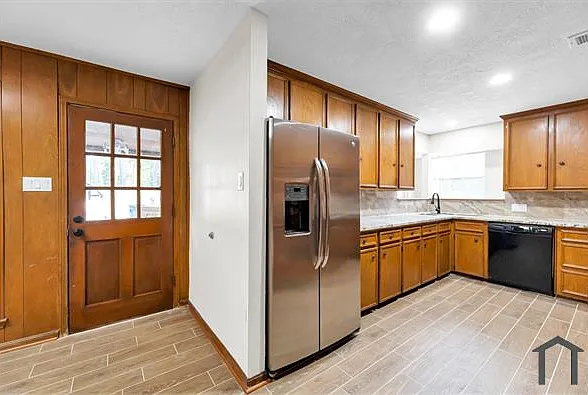 8102 Autumn Willow Dr — Photo 28