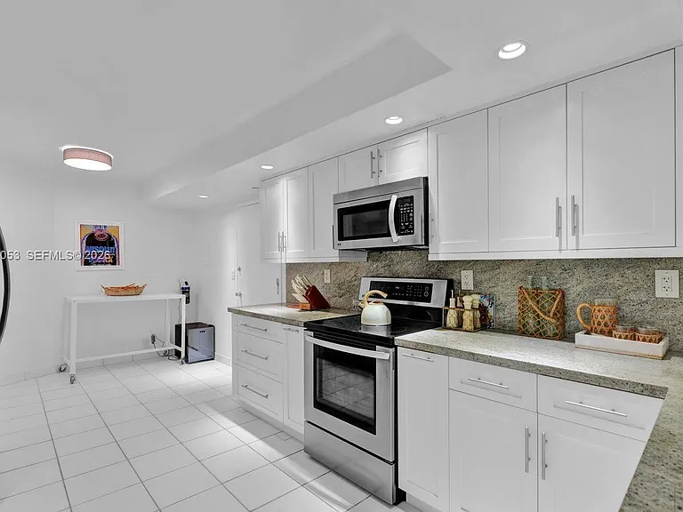 1121 Crandon Blvd #E604 — Photo 13