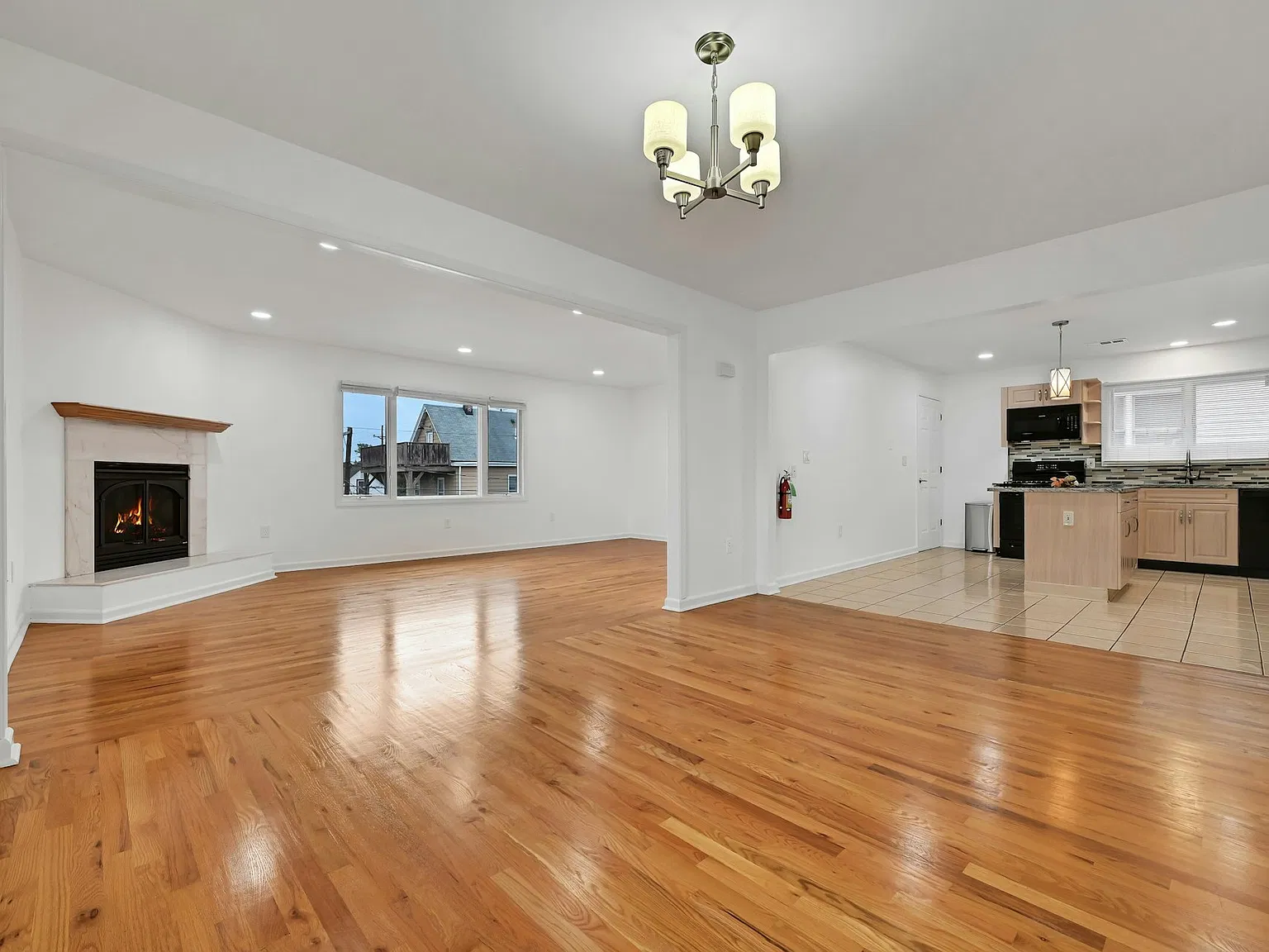 3 bed, $3,100 — Photo 4