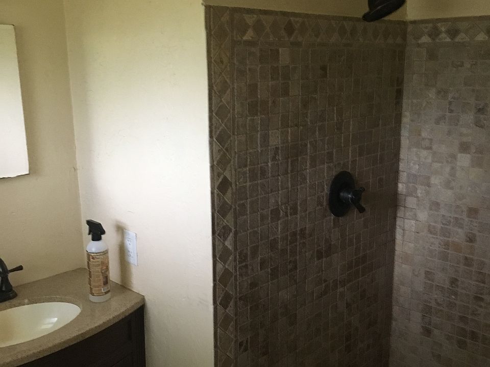 2nd image of 3430 SE 13th St