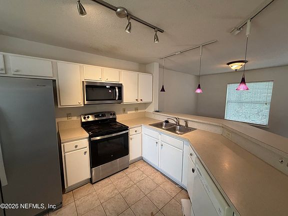 5th image of 165 Southern Bridge Blvd Unit 4
