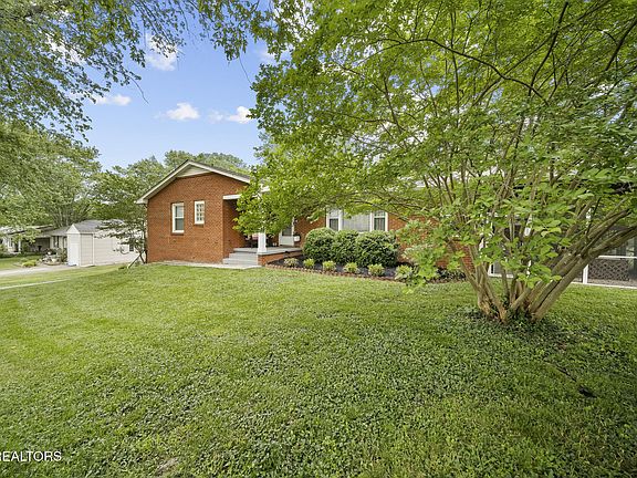 3rd image of 105 Charlene Ln