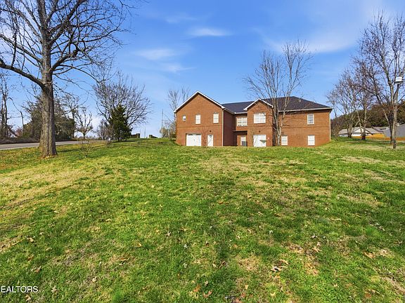 5th image of 306 Constellation Ln