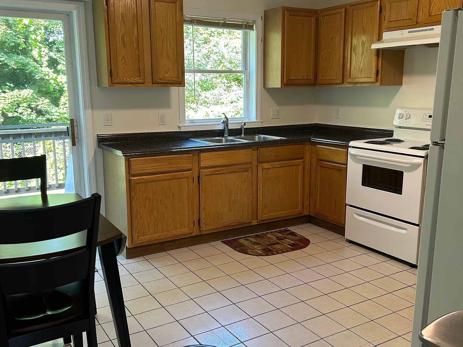 2 bed, 1.5 bath, 884 sqft, $1,850 — Photo 4