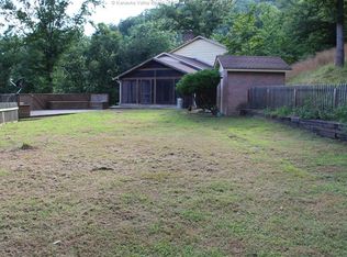 99 Cedar St, Logan, WV 25601