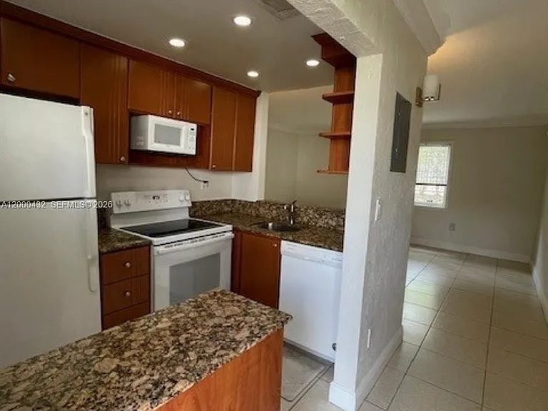 8601 SW 68th Ct #4 — Photo 2