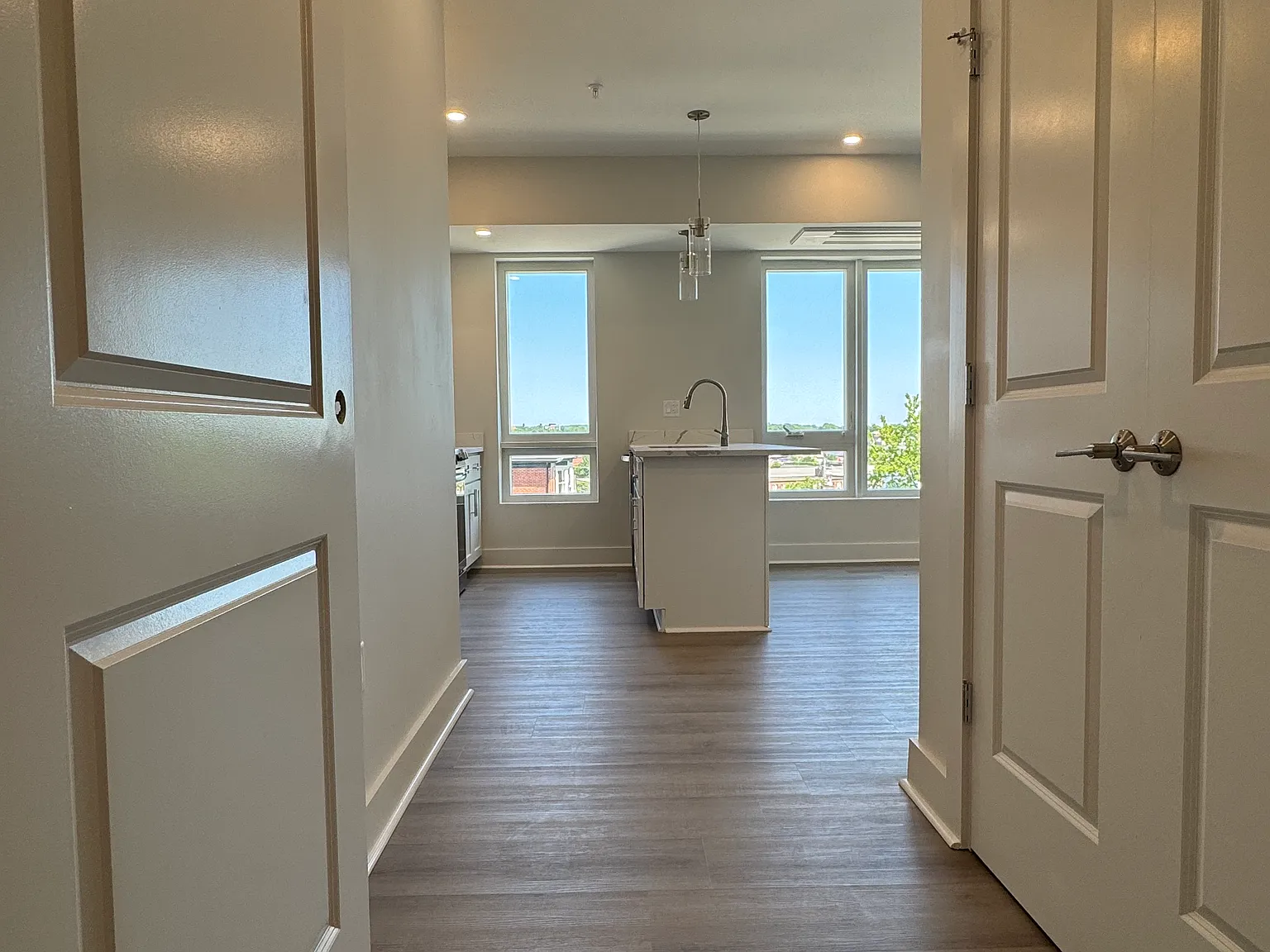 1 bed, 519 sqft, $2,000 — Photo 3