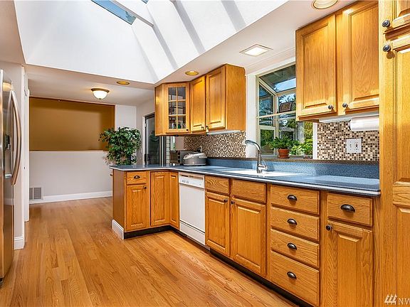 5th image of 12908 NE 72nd St