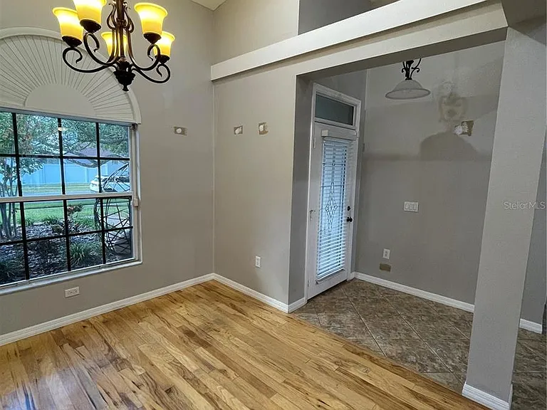 2266 Jessica Ln — Photo 3