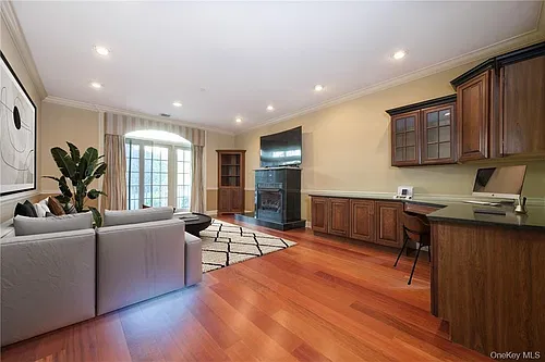 55 1st St Photo 1
