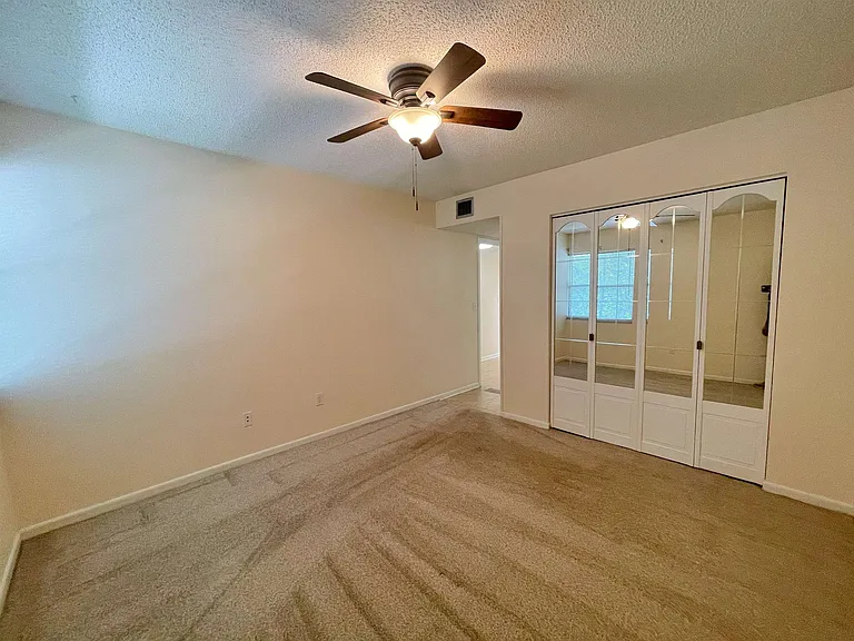 2 Veronese Ct — Photo 13