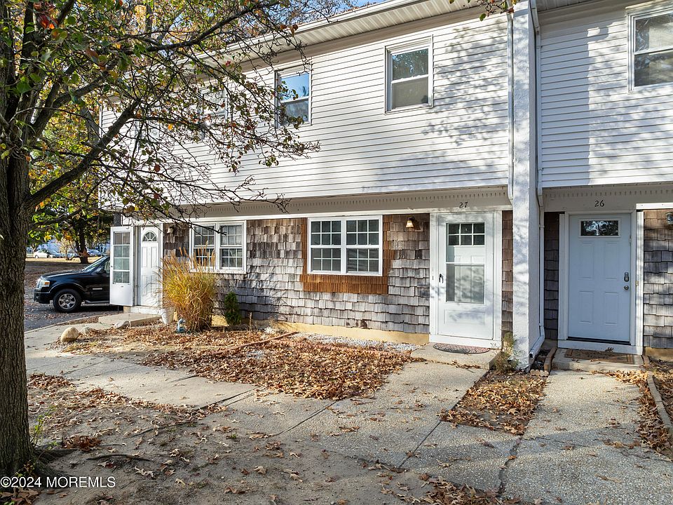 1st image of 593 Garfield Avenue #27