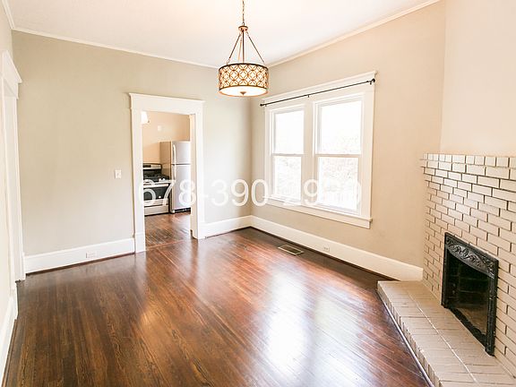 Dining room with plenty of space & natural light