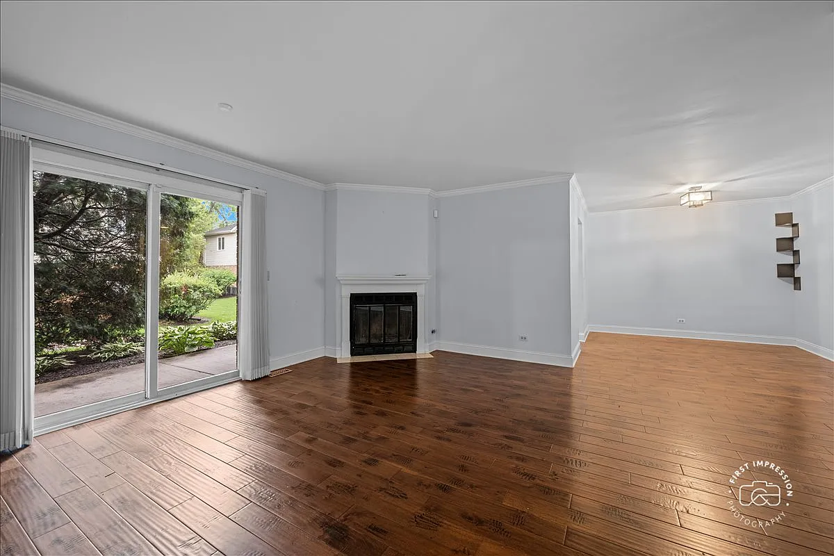 3 bed, 1280 sqft, $2,600 — Photo 3