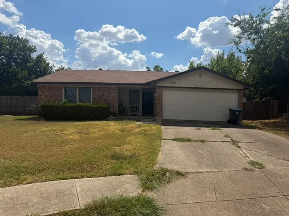 1002 Shana Ct, Arlington, TX 76014