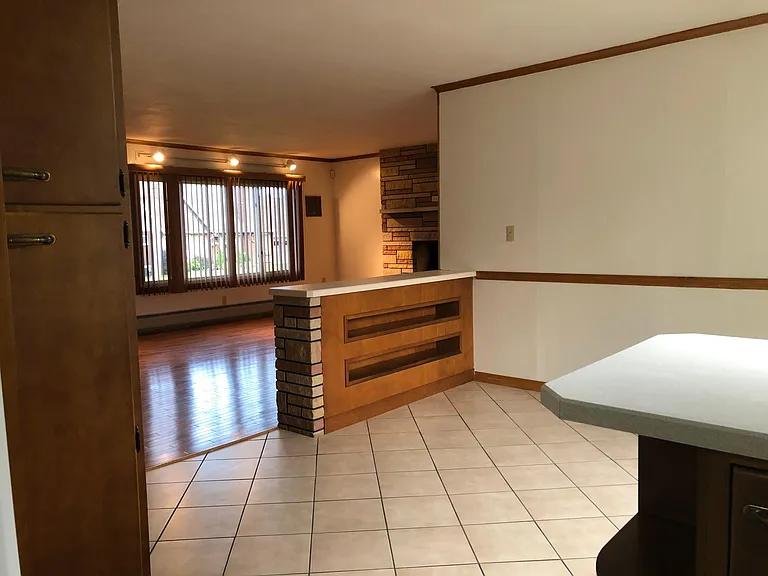 112 Perry St — Photo 13